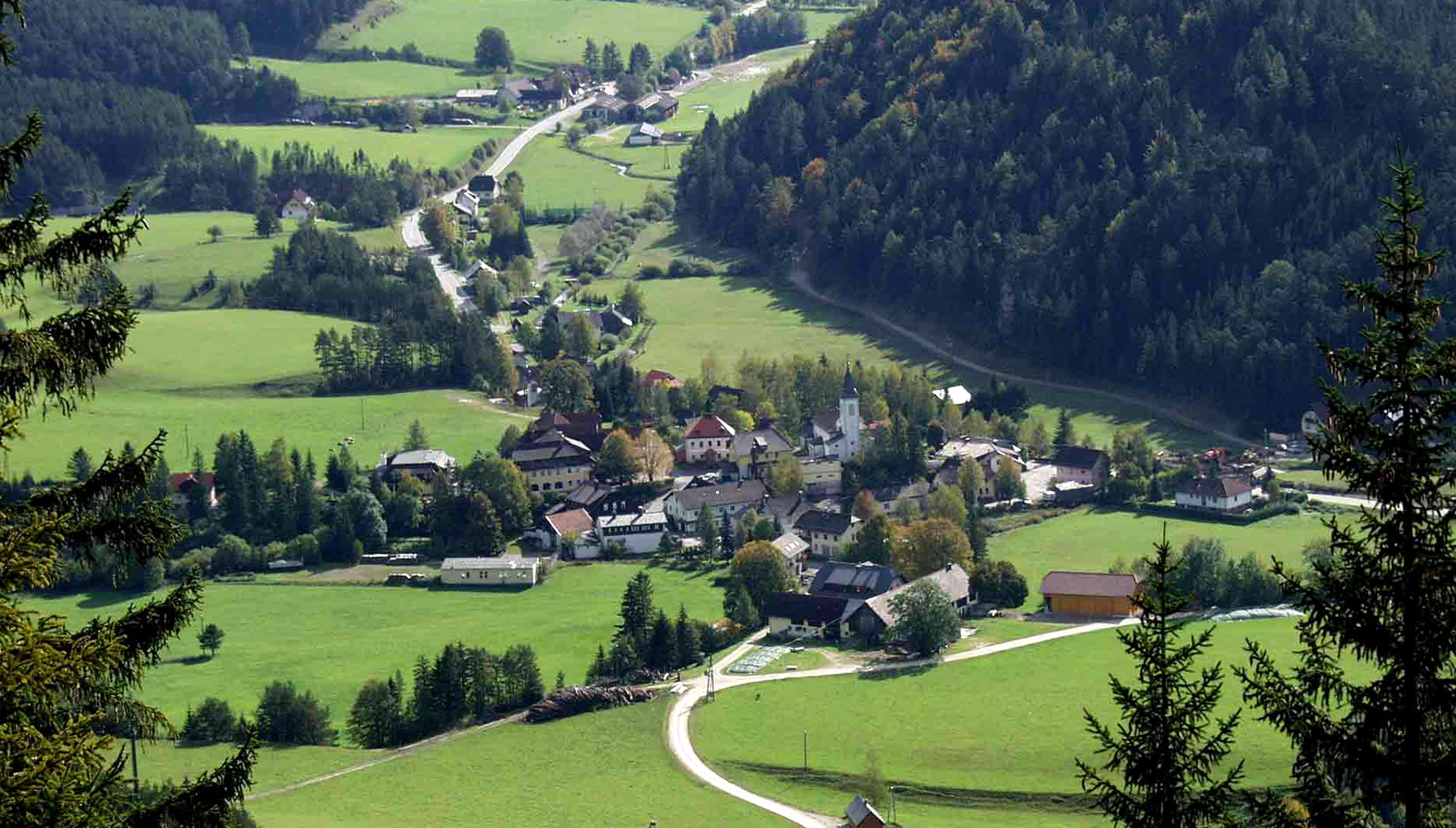 Foto aerial view Rohr im Gebirge